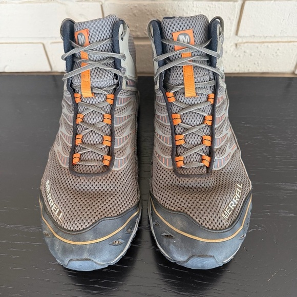 Athletic_Shoes
